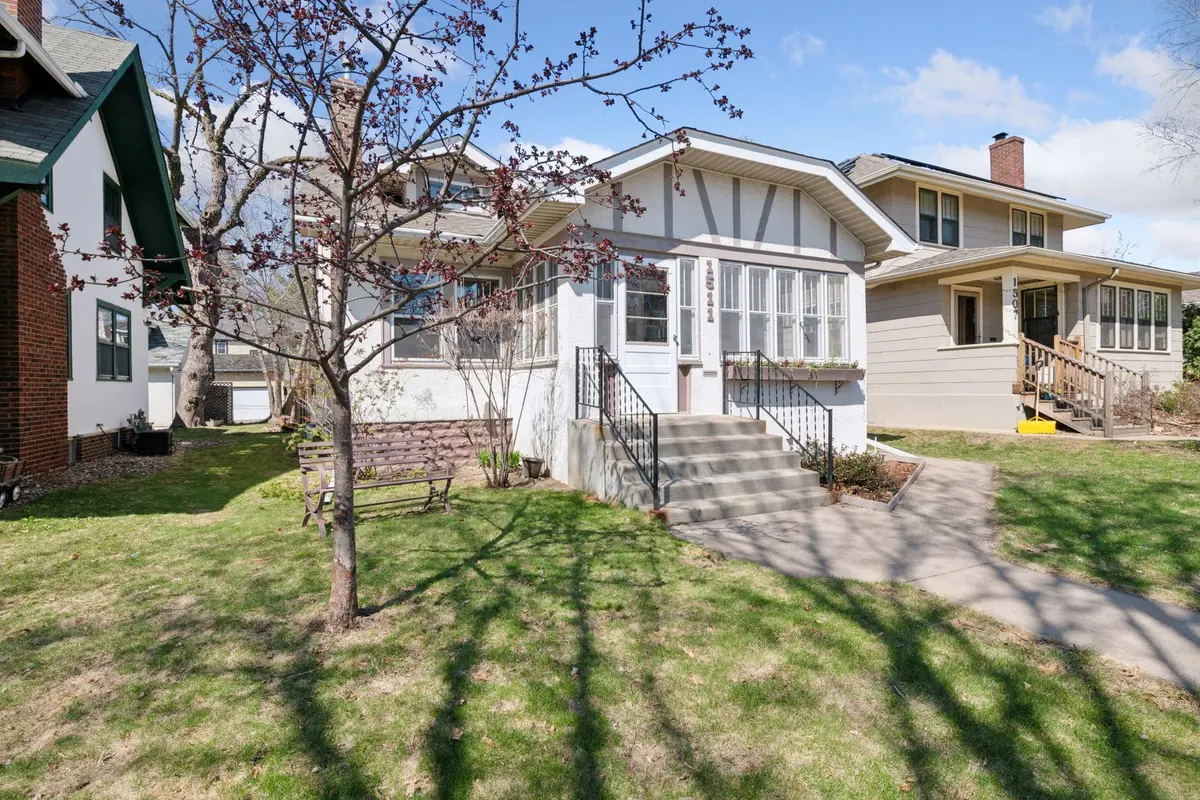 1511 Osceola AVE, Saint Paul, MN 55105