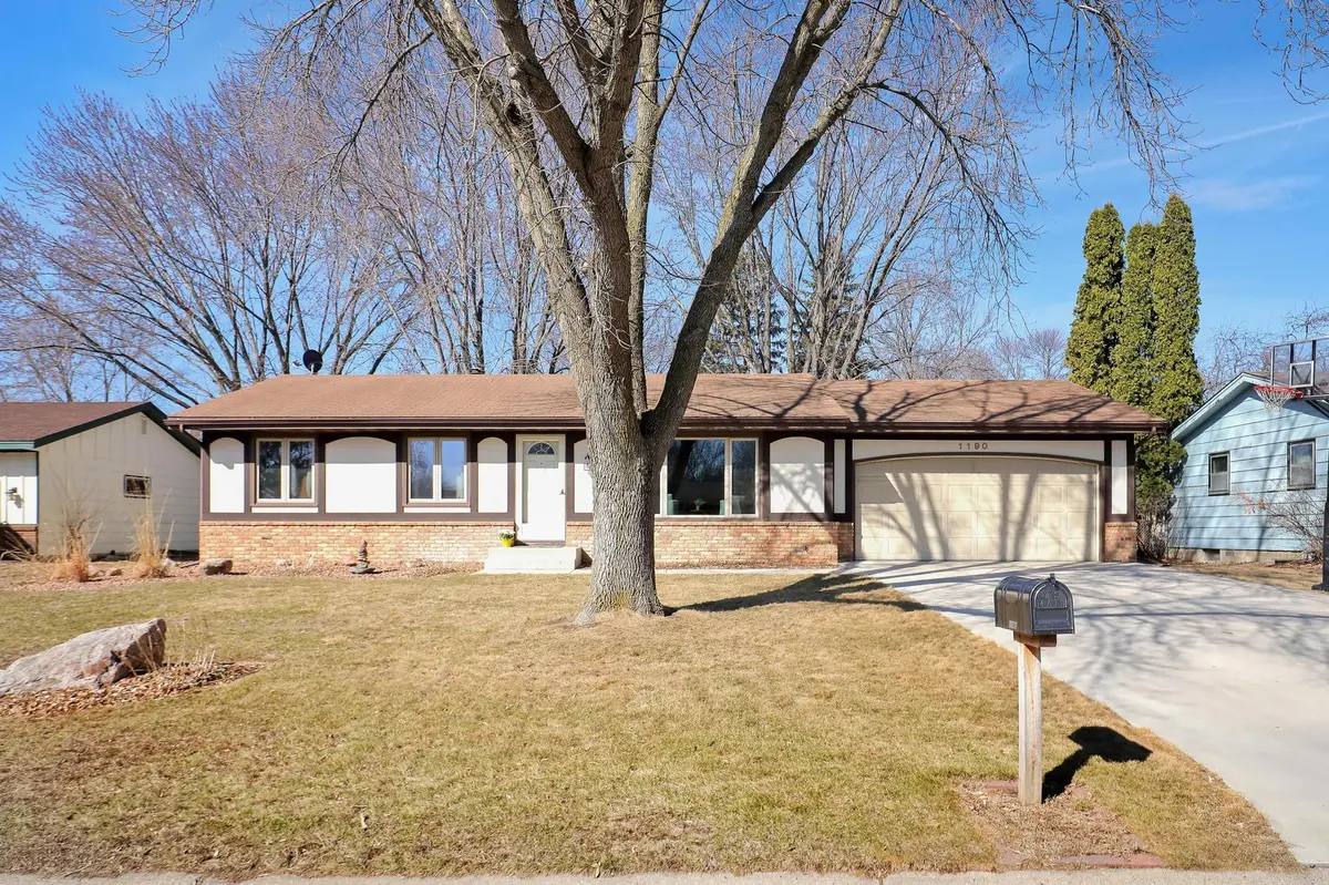 1190 Monroe ST S, Shakopee, MN 55379