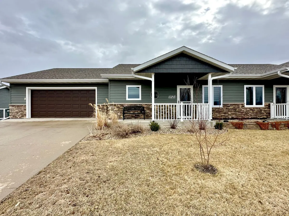 102 E Christensen DR #B, Luverne, MN 56156