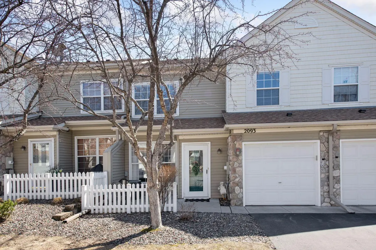 2093 Baneberry WAY E, Chanhassen, MN 55317