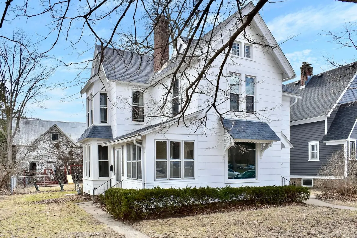 1113 W Howard ST, Winona, MN 55987