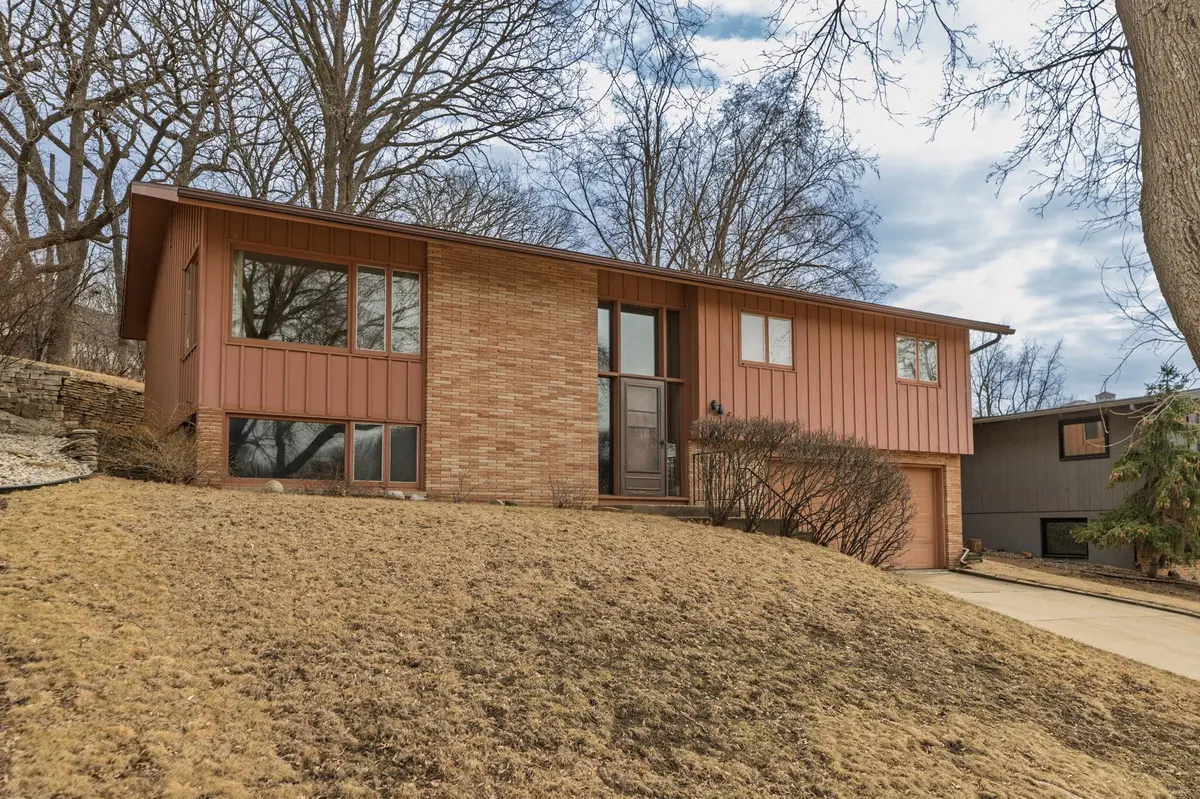 1220 20th ST NW, Rochester, MN 55901