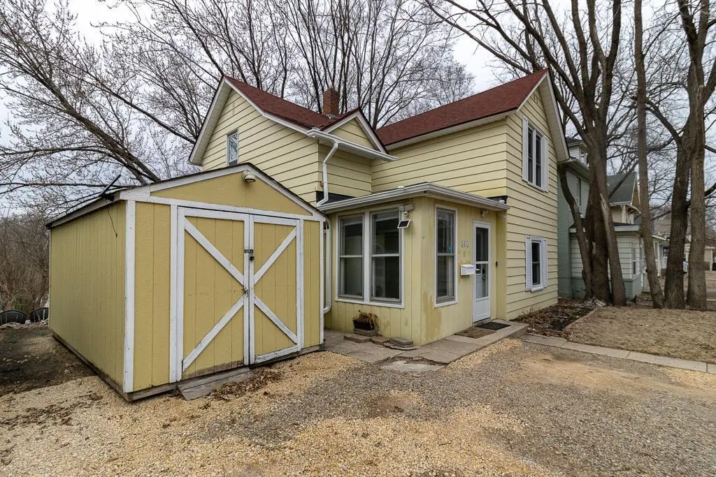 806 N 5th ST, Mankato, MN 56001