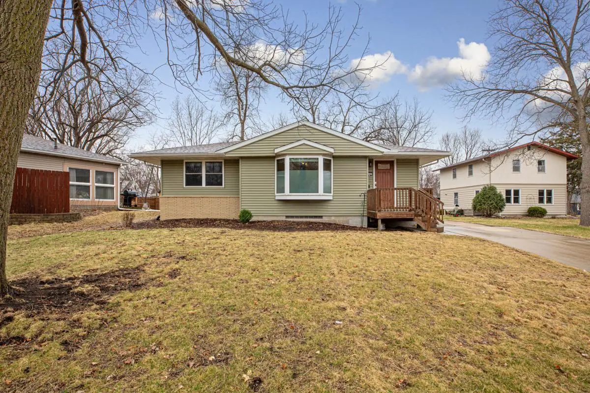 1107 Warren ST, Mankato, MN 56001