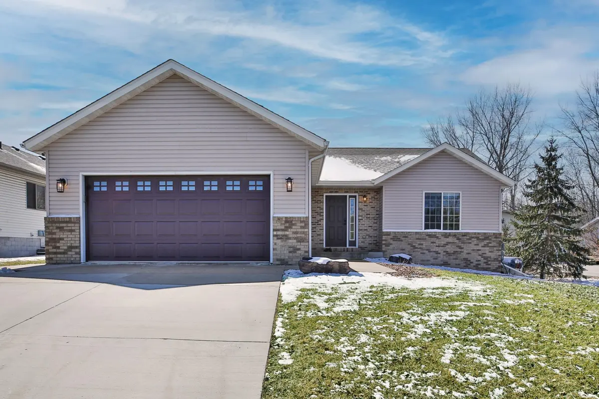 511 2nd ST NE, Dodge Center, MN 55927