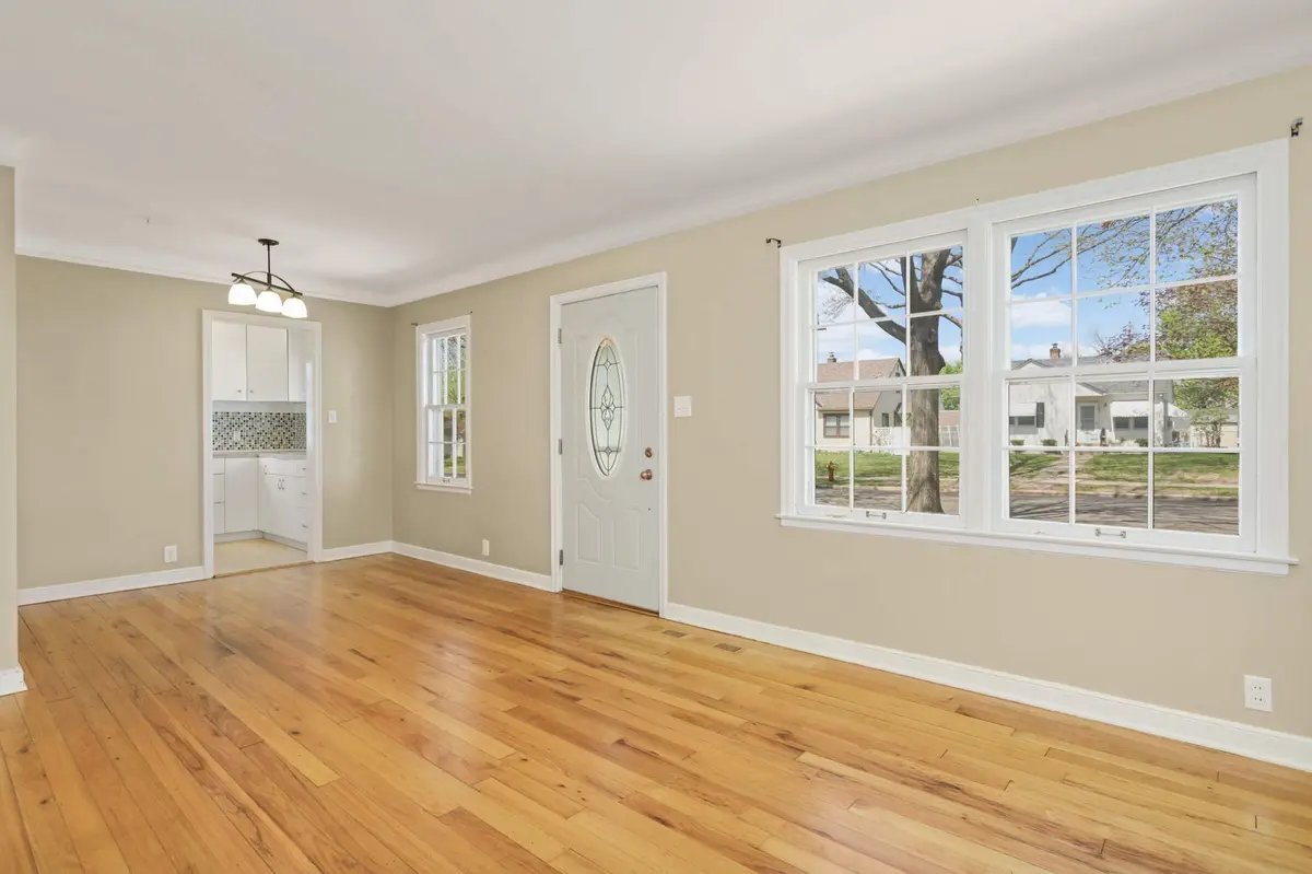 1944 Nebraska AVE E, Saint Paul, MN 55119