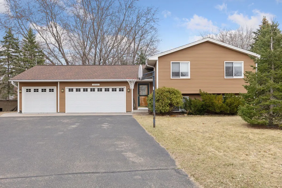 10625 Opal CIR NE, Blaine, MN 55014