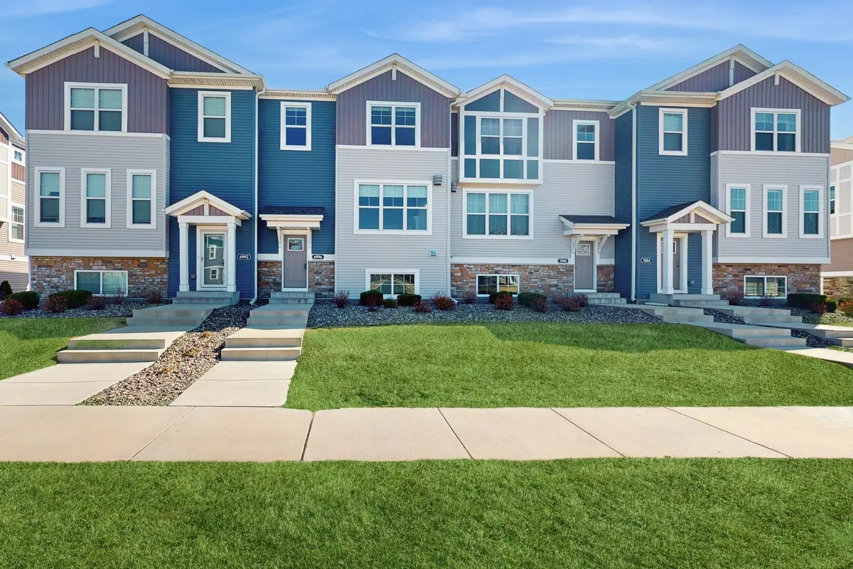 6996 Huckleberry DR, Excelsior, MN 55331