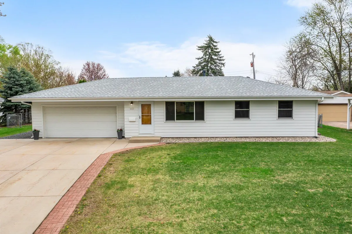 11121 Harrison AVE S, Bloomington, MN 55437