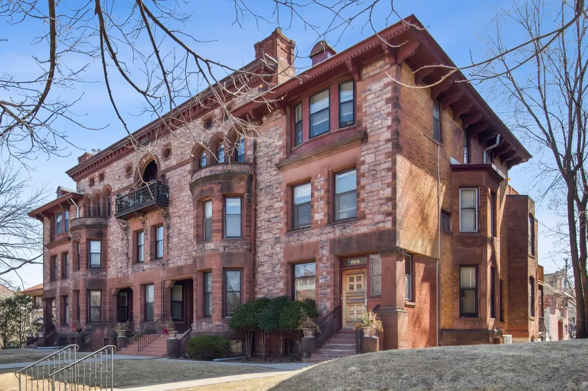 604 Summit AVE #604-1, Saint Paul, MN 55102