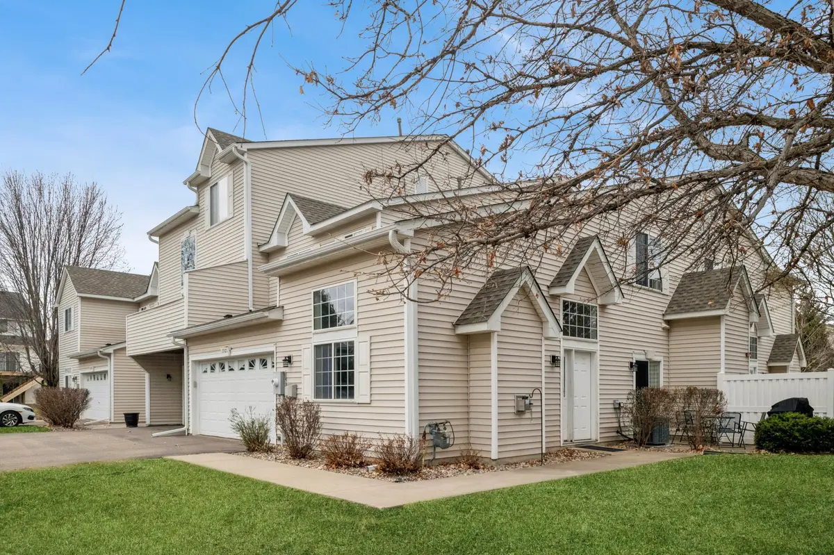 17671 Hackberry CT, Eden Prairie, MN 55347