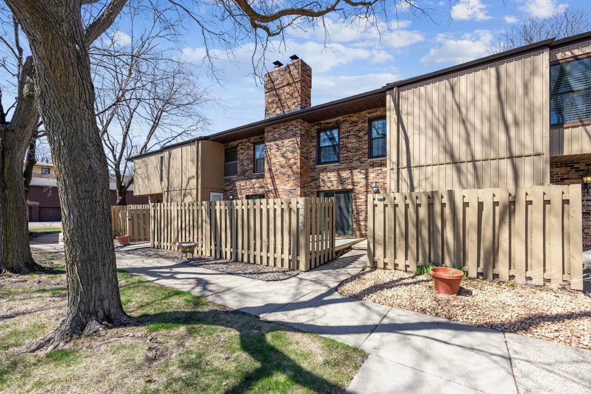 2403 Unity AVE N, Golden Valley, MN 55422