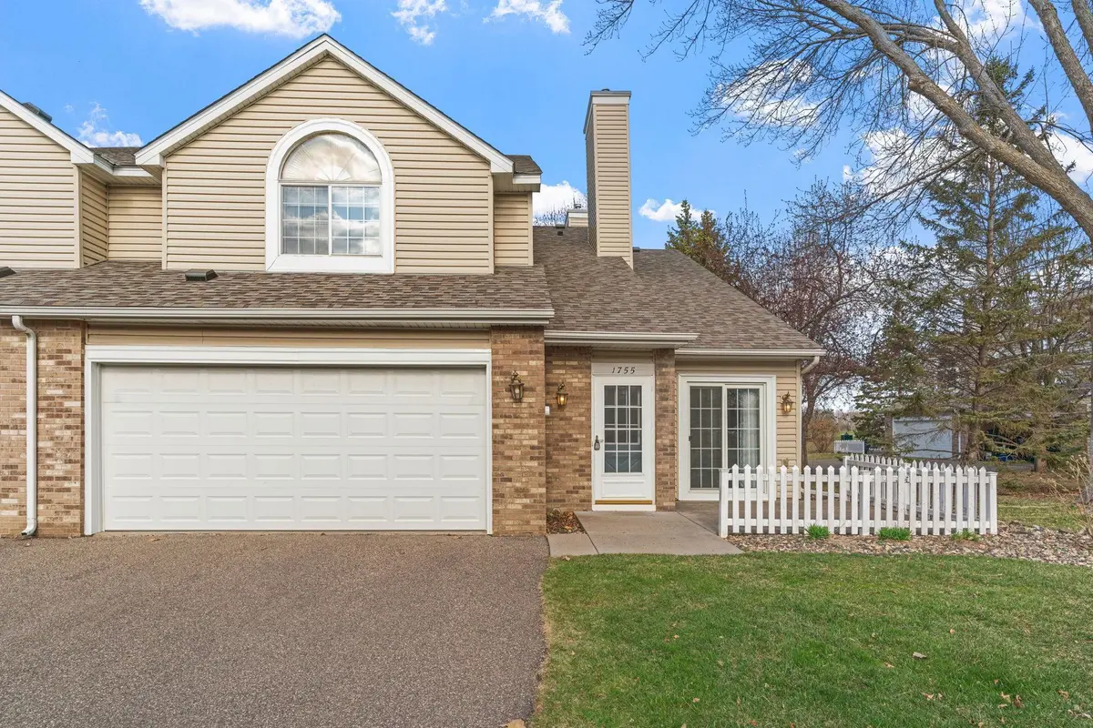 1755 Maple CT, Falcon Heights, MN 55113