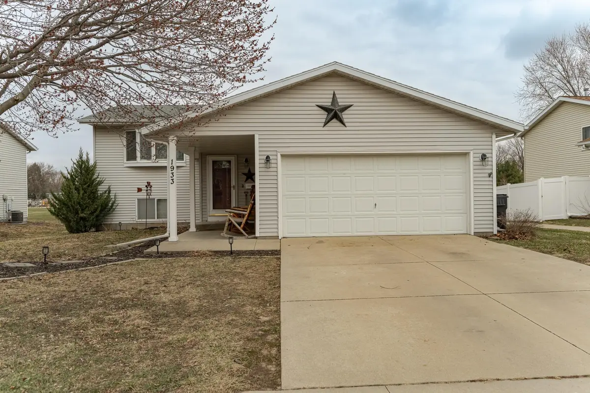 1933 23 1/2 ST SE, Rochester, MN 55904