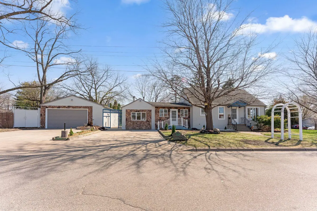 516 7th ST, Newport, MN 55055