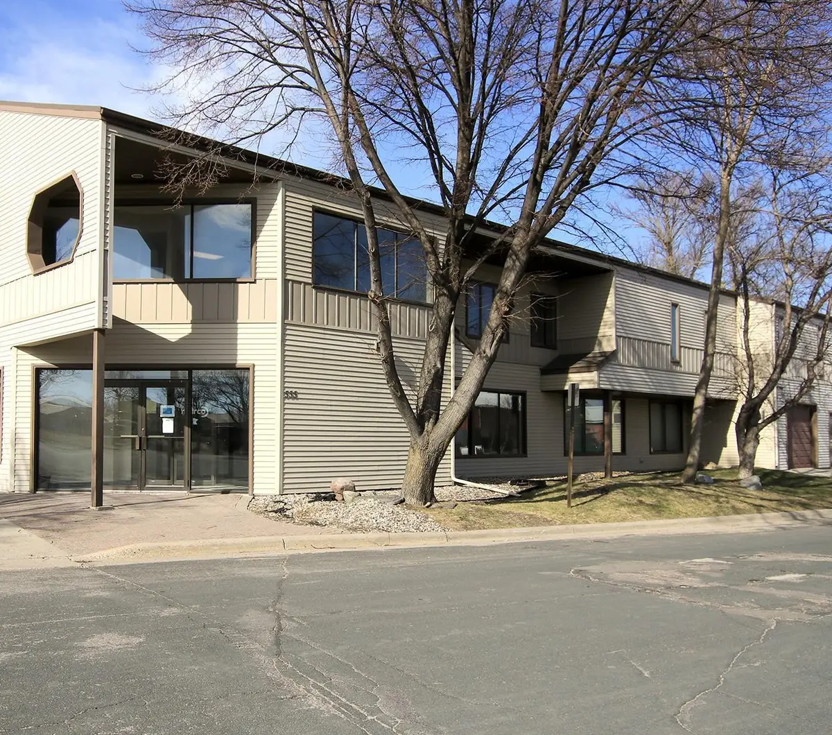 555 3rd AVE NW, Hutchinson, MN 55350