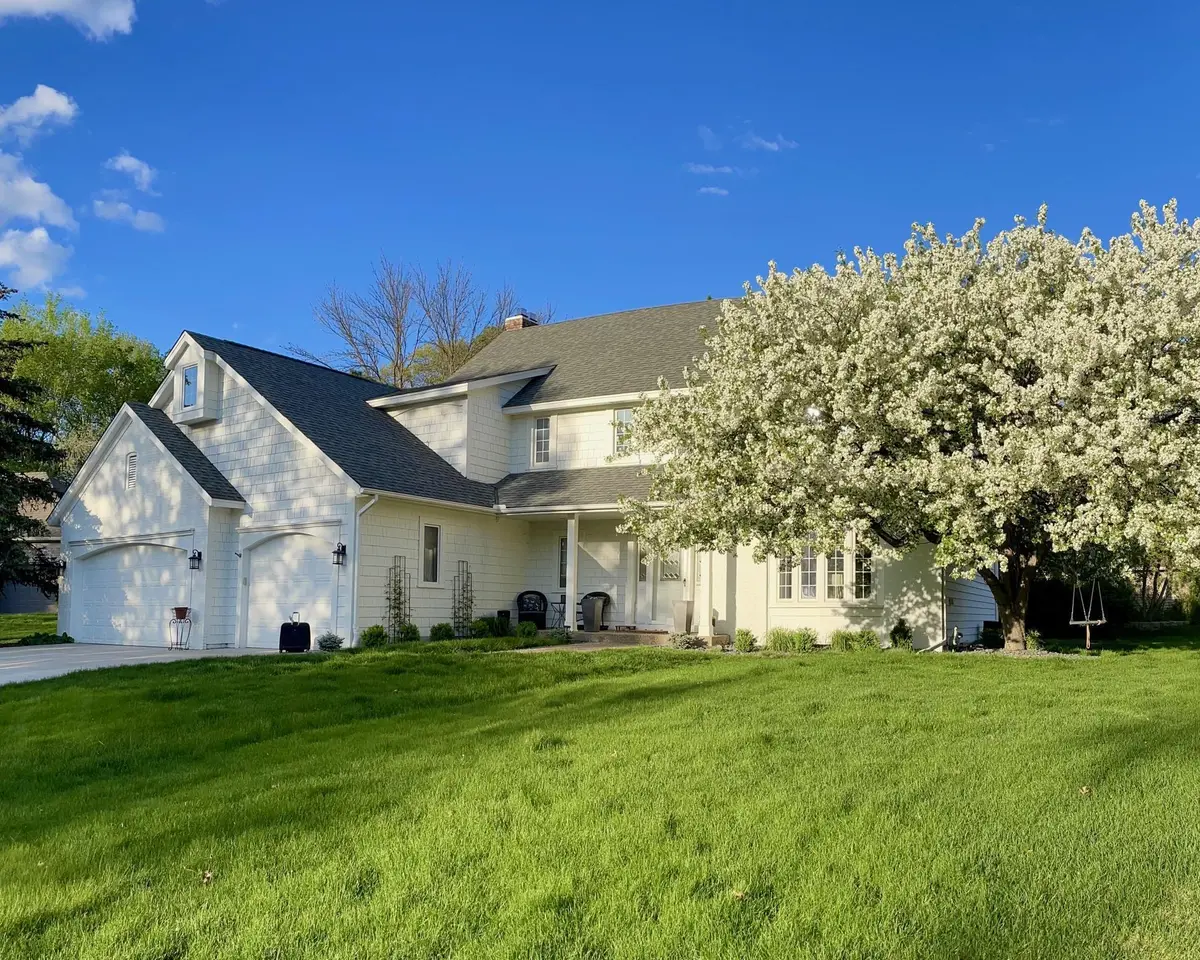 749 Bridle Ridge RD, Eagan, MN 55123