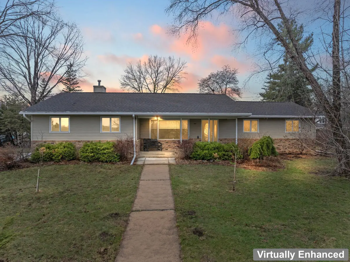 790 Warren AVE, Zumbrota, MN 55992
