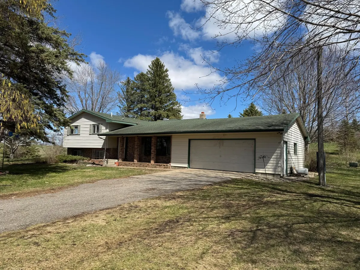 17890 County Highway 28, Pelican Rapids, MN 56572