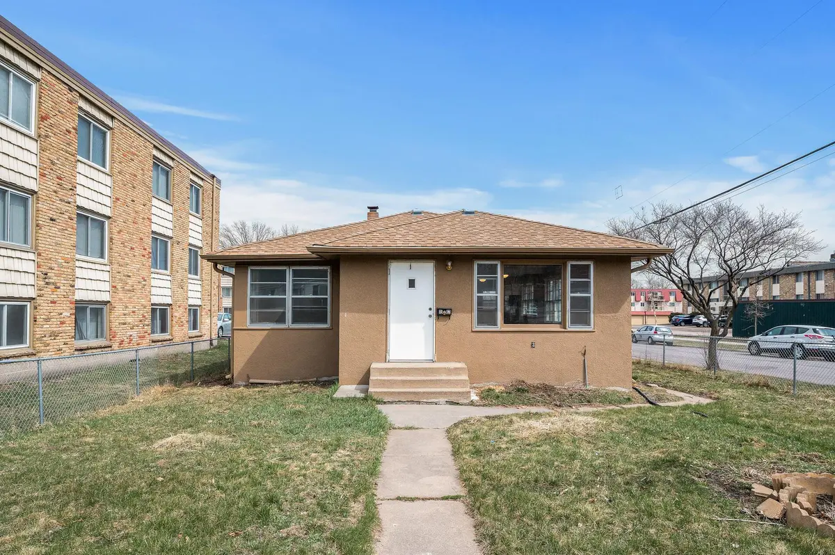 1562 Marion ST, Saint Paul, MN 55117