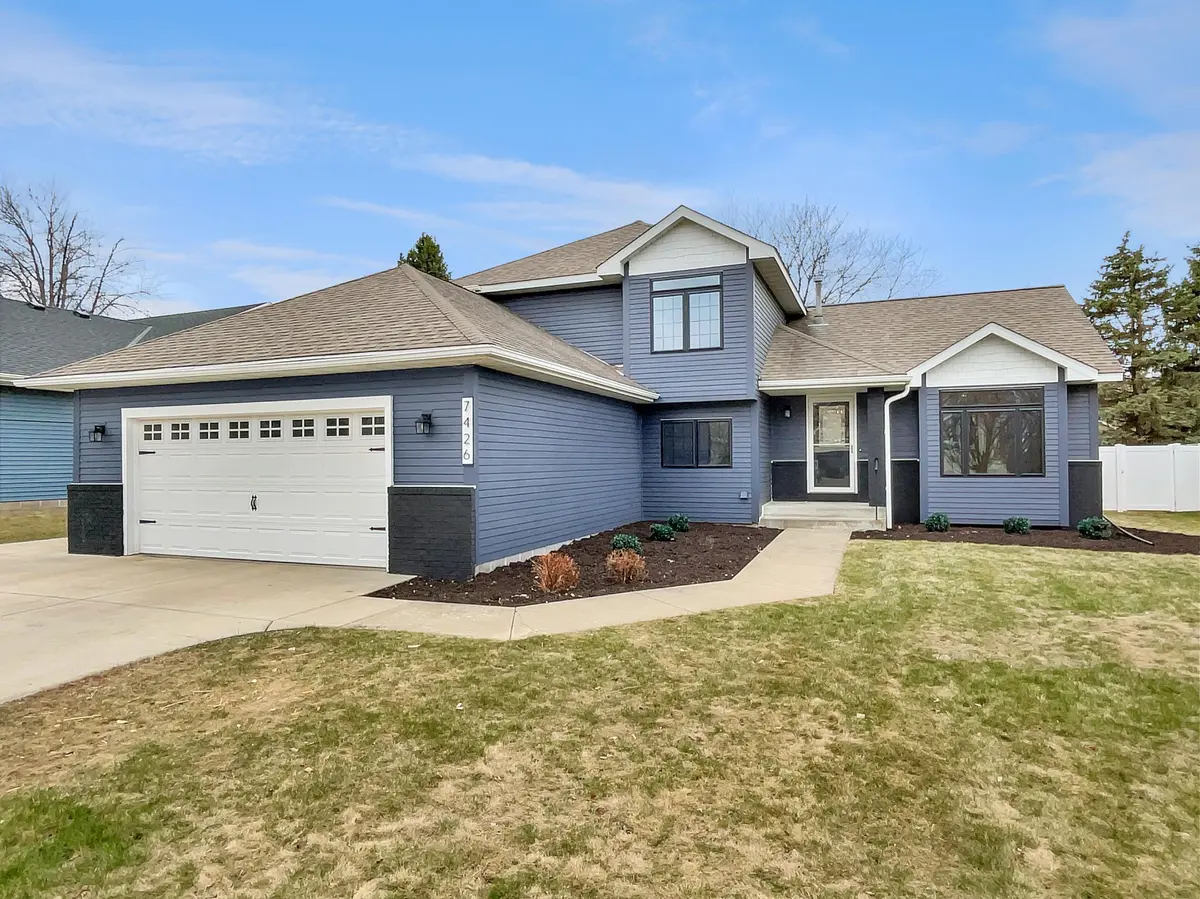 7426 Chesham LN, Woodbury, MN 55125