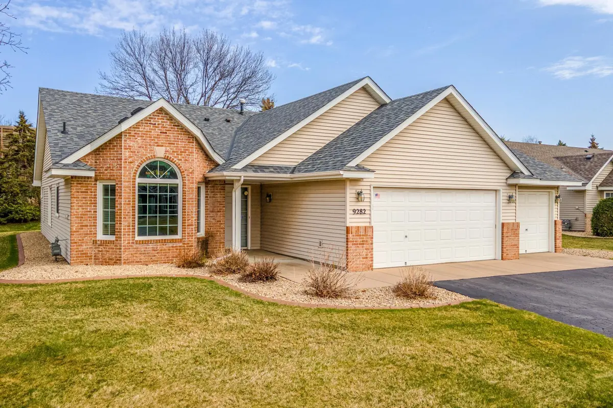 9282 Dunbar Knoll CIR N, Brooklyn Park, MN 55443