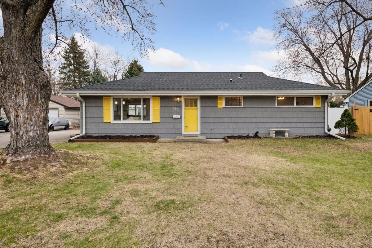 8127 Clinton AVE S, Bloomington, MN 55420
