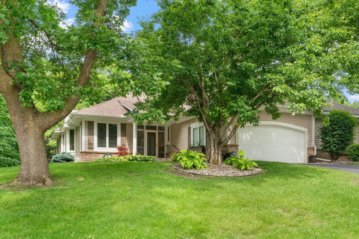 10 Echo Bay DR, Excelsior, MN 55331