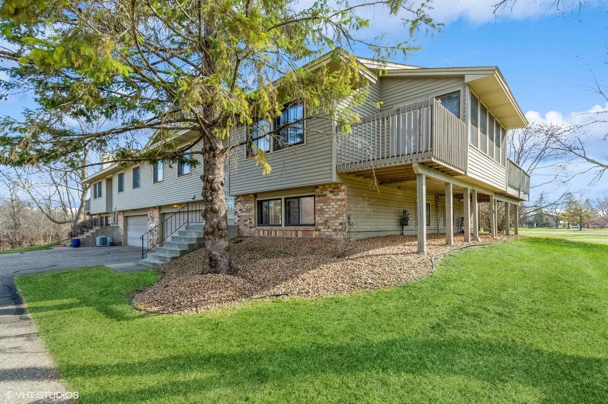 923 Lawnview AVE, Shoreview, MN 55126