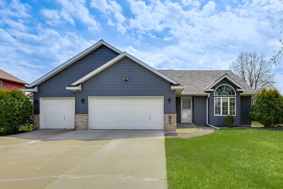 1408 Homestead ST, Shakopee, MN 55379