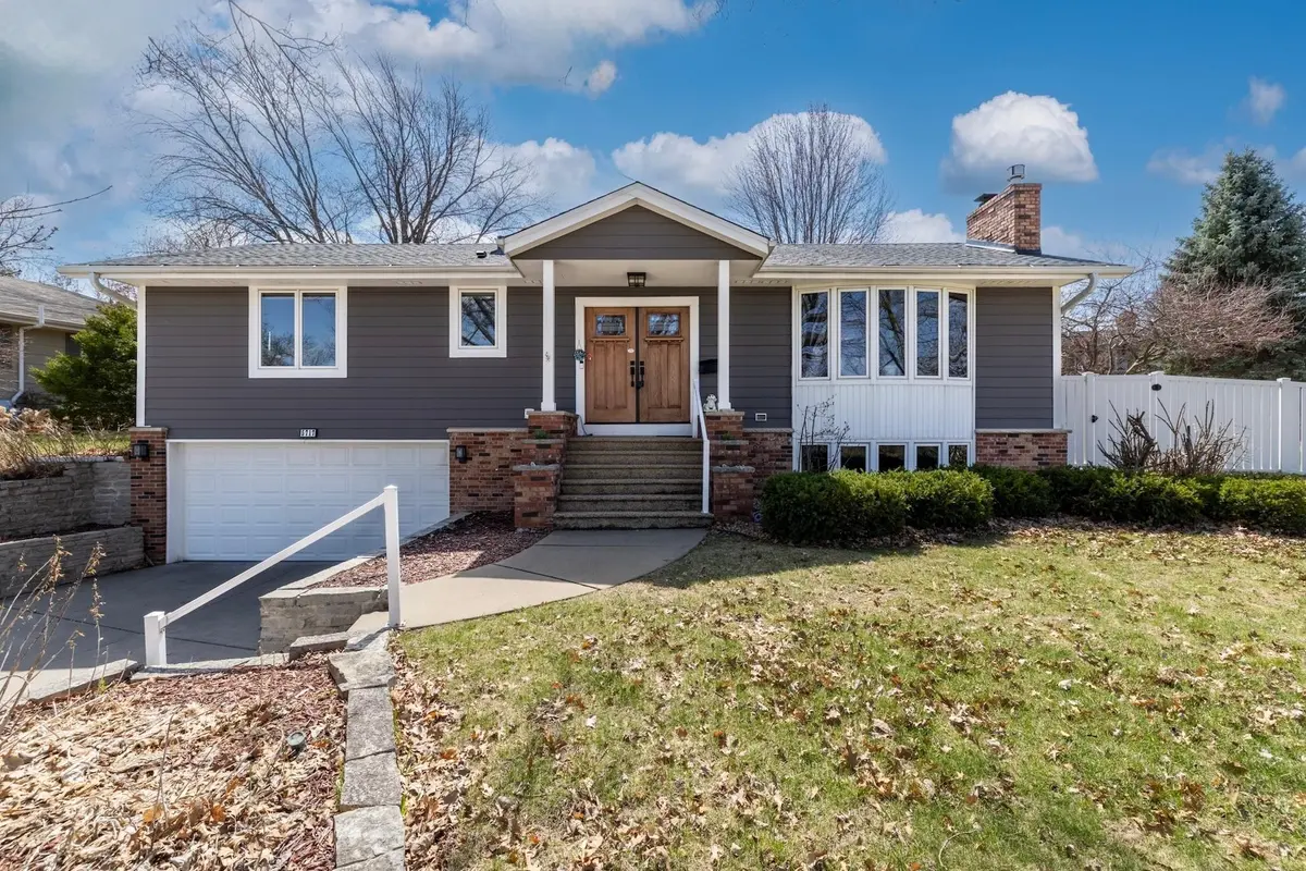 5717 Grace TER, Edina, MN 55439