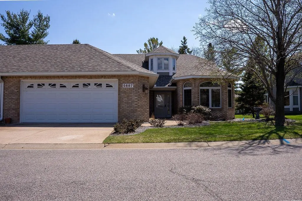 5687 Dunlap AVE N, Shoreview, MN 55126