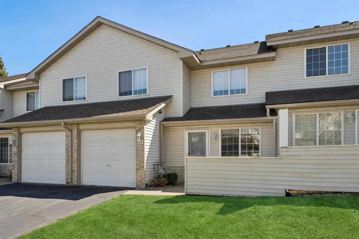 2775 Ranchview LN N #10, Plymouth, MN 55447