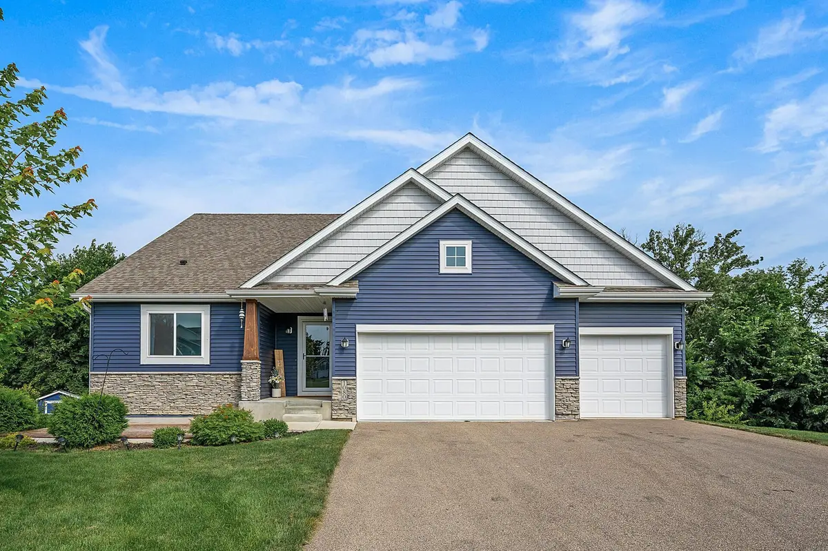 1080 Lakewood CT, Norwood Young America, MN 55397
