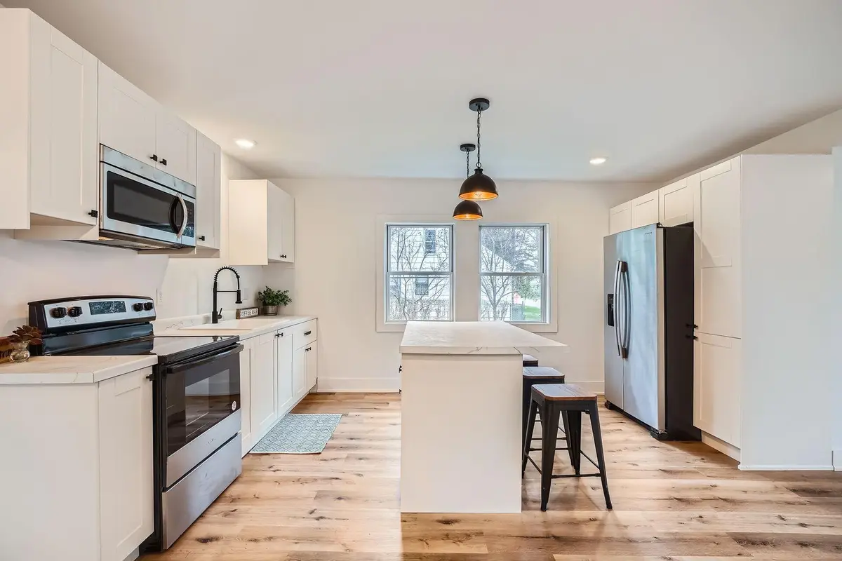 2479 14th AVE E, North Saint Paul, MN 55109
