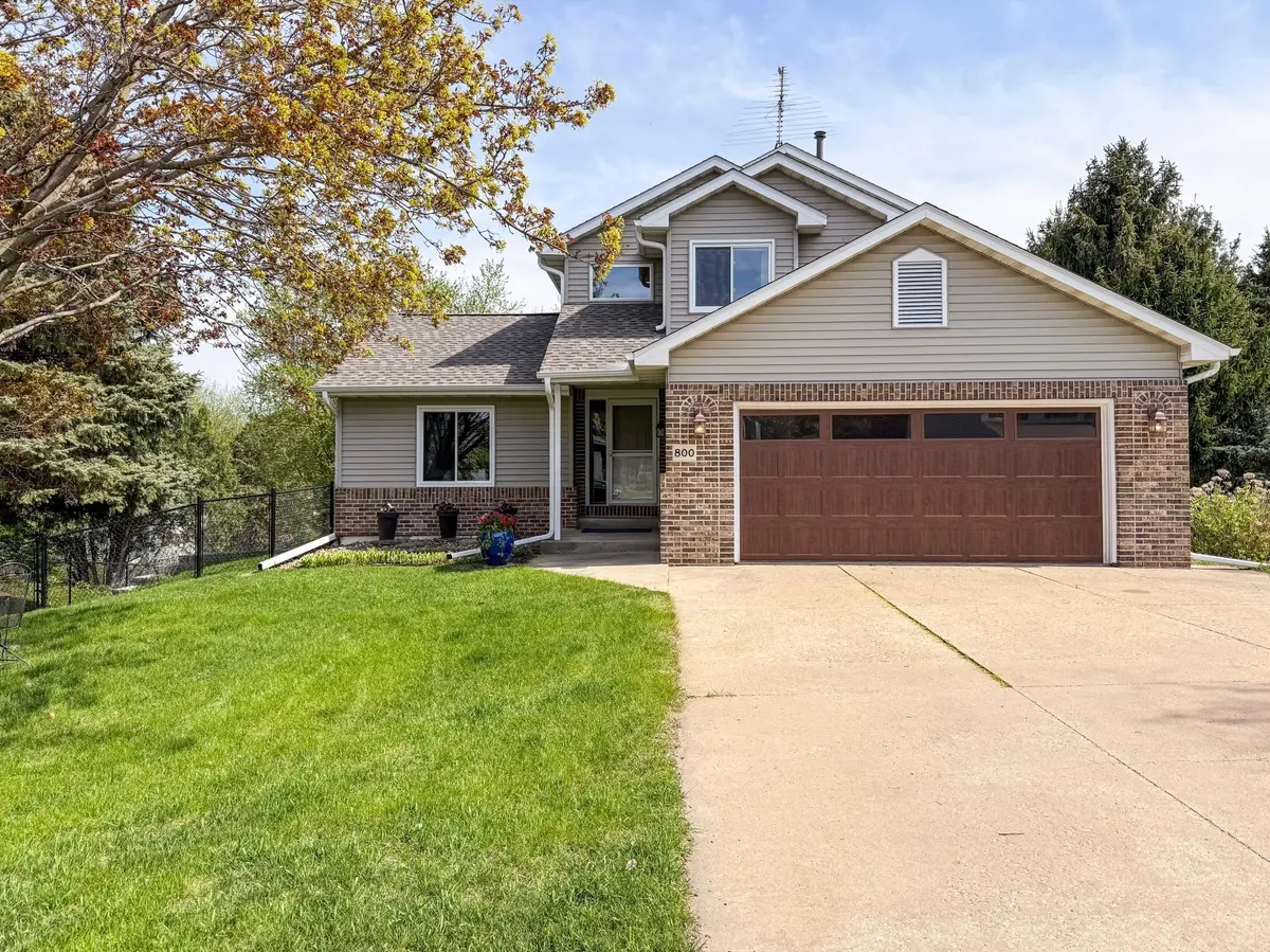 800 3 1/2 AVE NW, Byron, MN 55920