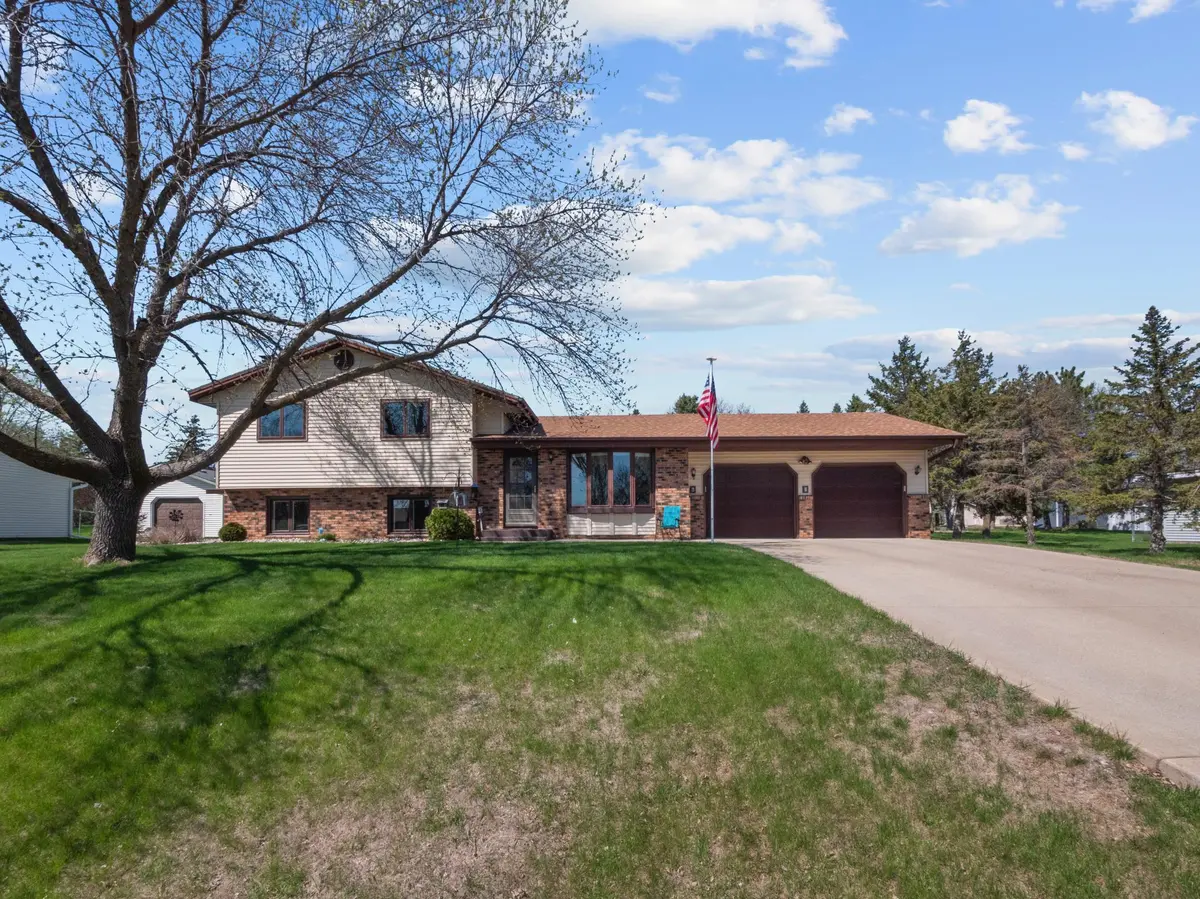 1107 Tabbert RD NW, Alexandria, MN 56308