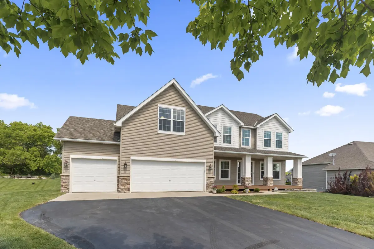 9566 Cottontail DR, Minnetrista, MN 55375