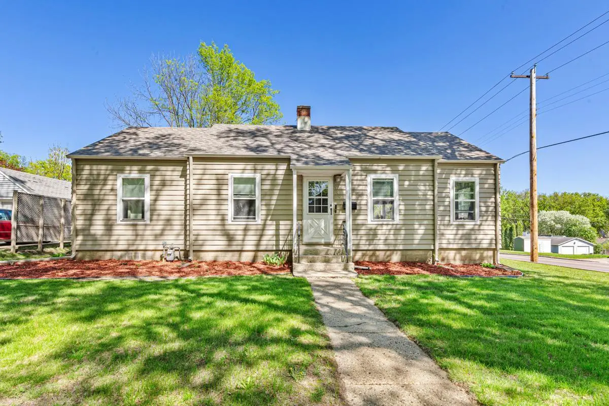 949 7th AVE SW, Faribault, MN 55021