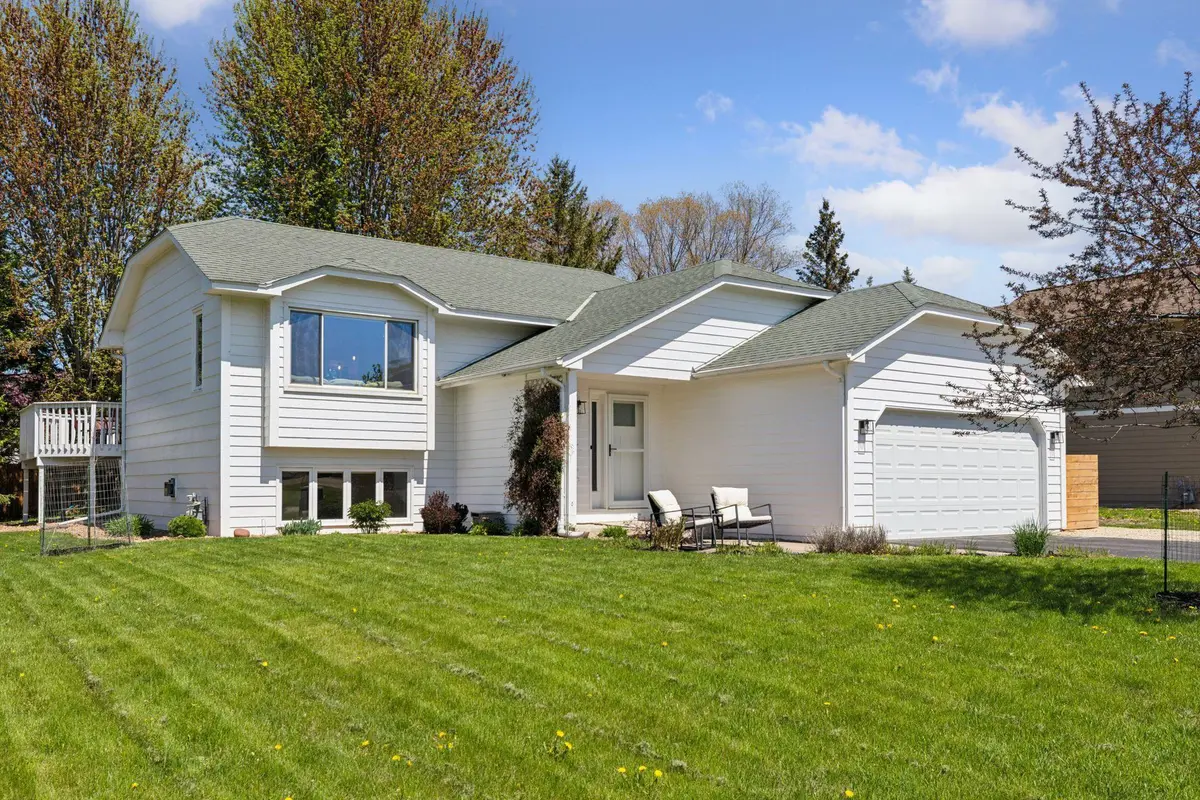 2283 Boxwood AVE E, Maplewood, MN 55119