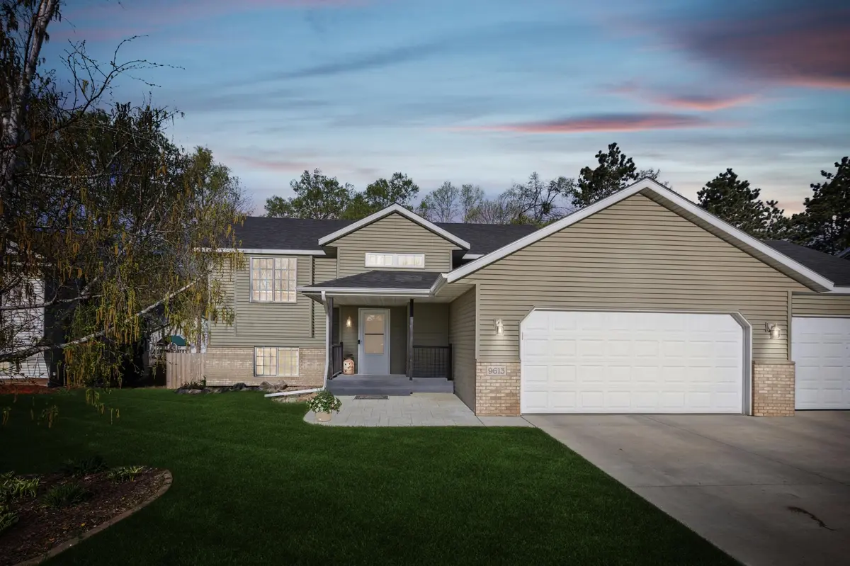 9613 River Forest DR, Monticello, MN 55362