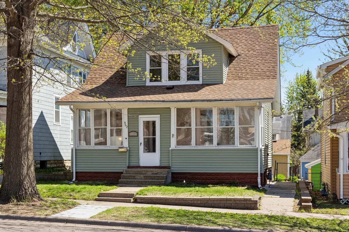 962 5th ST E, Saint Paul, MN 55106