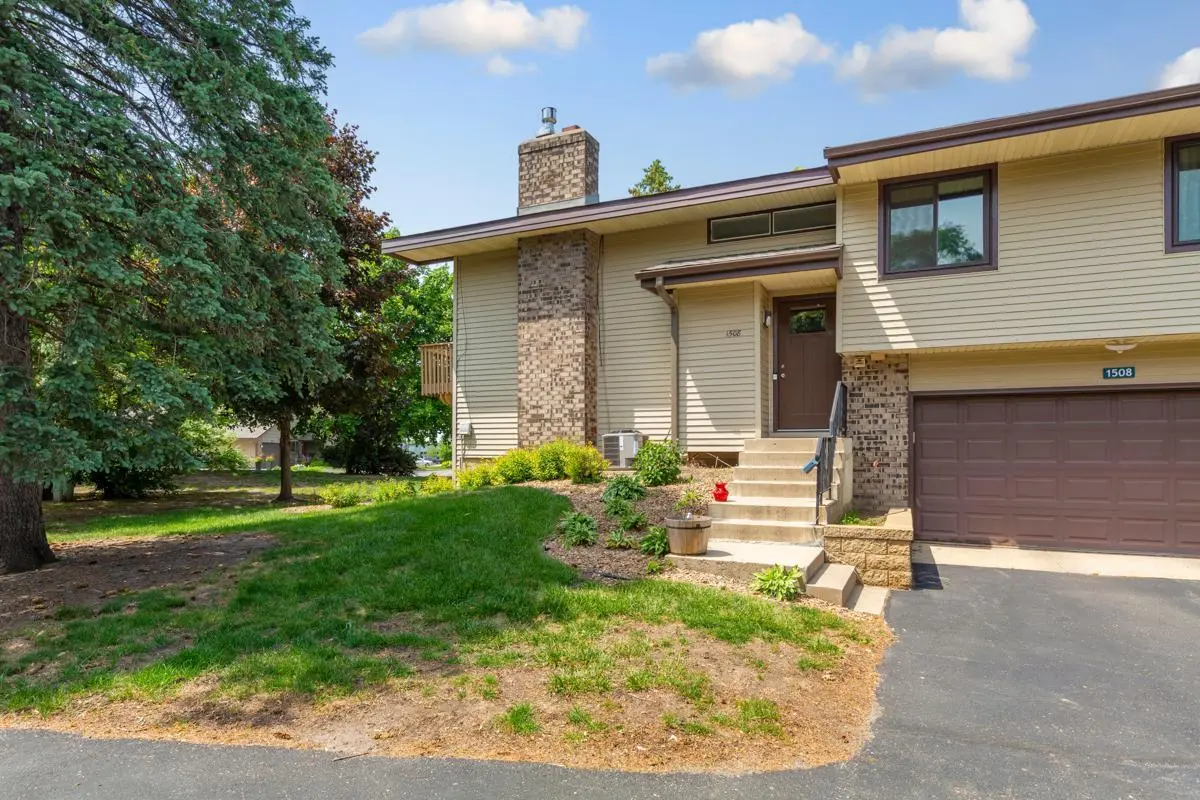 1508 Pheasantwood TRL, Northfield, MN 55057