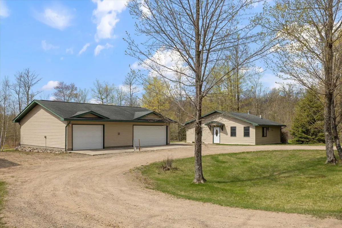 21151 S Moose Point RD, Grand Rapids, MN 55744