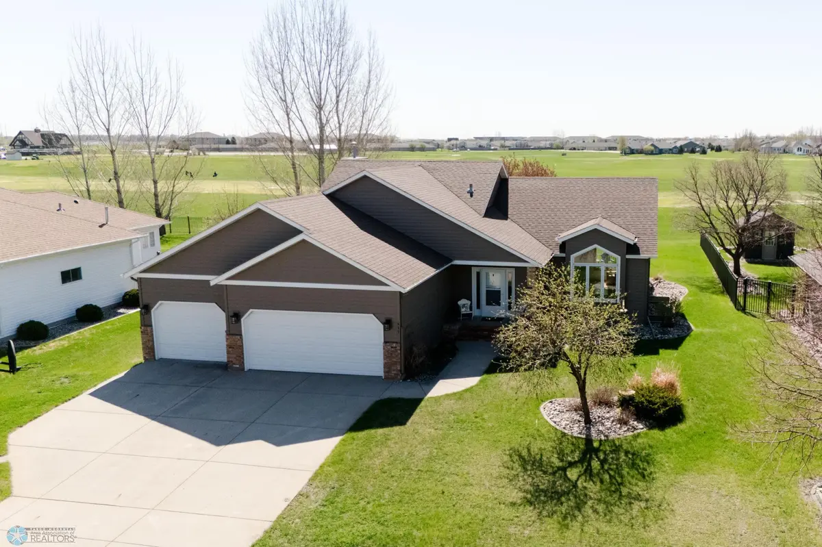447 Clearview CT, Moorhead, MN 56560