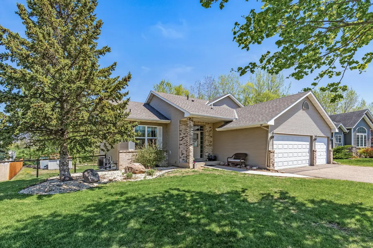1007 Theresa Marie DR, Elko New Market, MN 55054