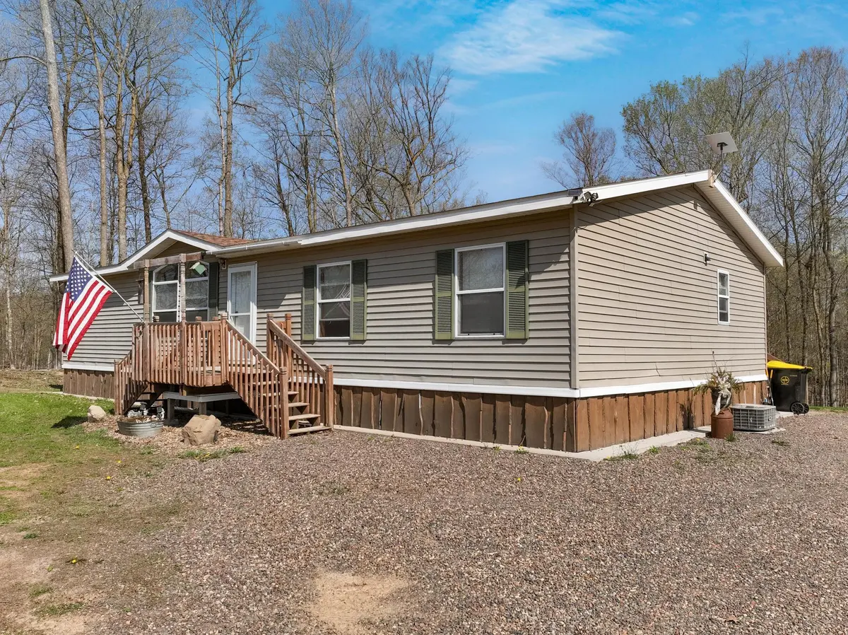 2462 8 1/2 ST, Cumberland, WI 54829