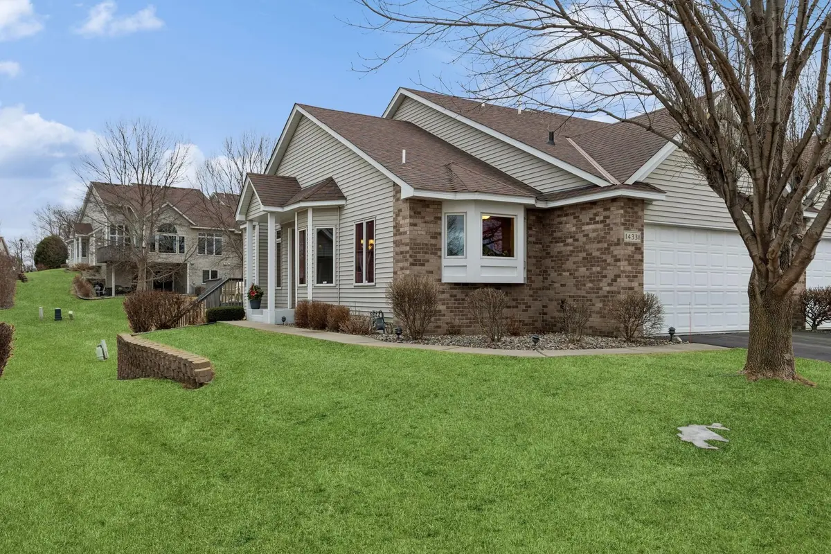 14331 Peninsula Point DR, Savage, MN 55378