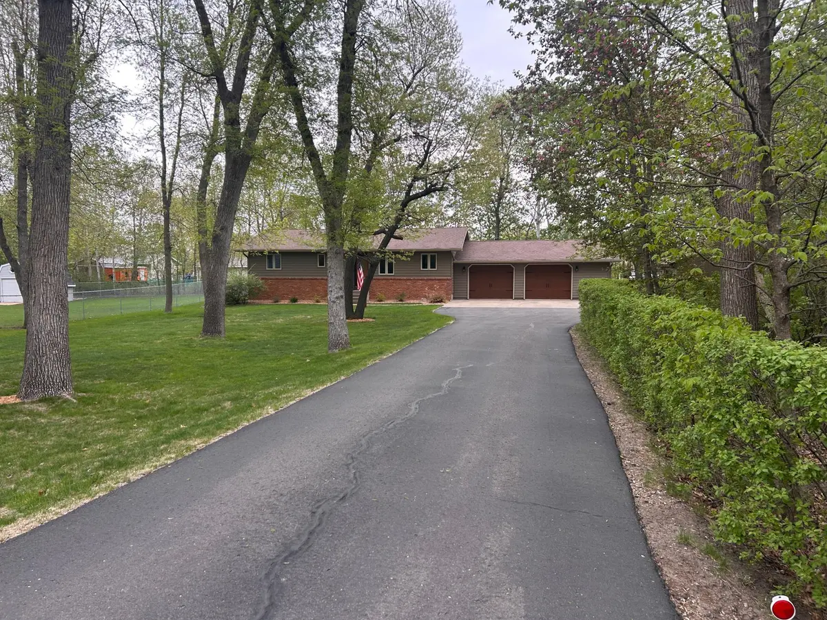 1908 S Oak Knoll DR, Alexandria, MN 56308