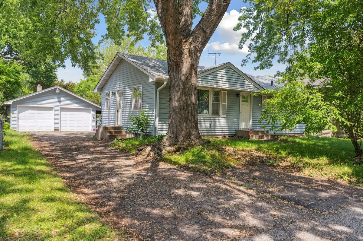 2237 Holloway AVE E, North Saint Paul, MN 55109